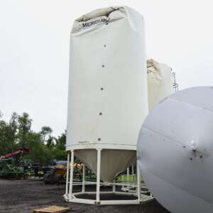 2018 Meridian GM7500 Hopper Bin